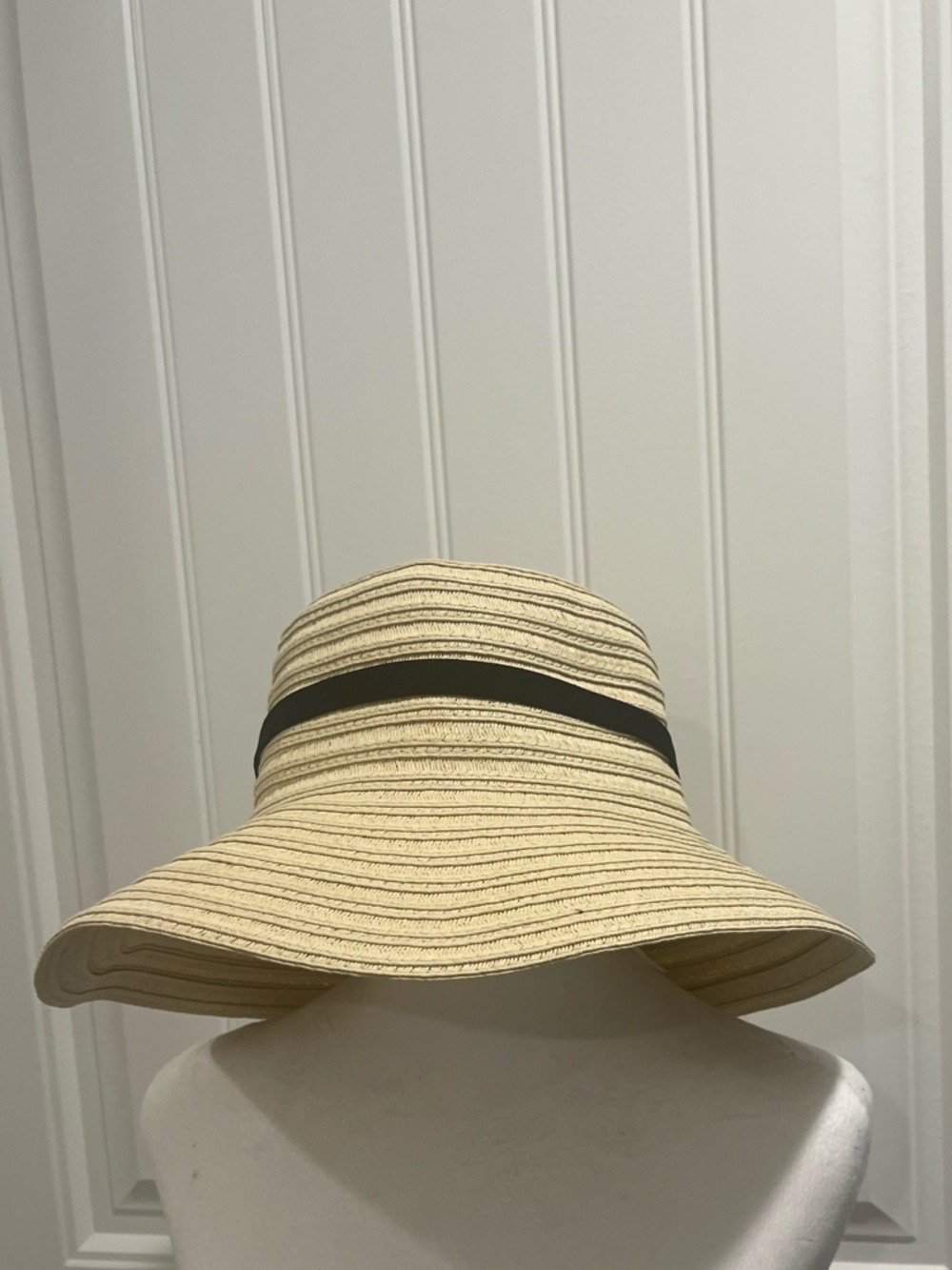 Shade & Shore Cream Straw Sun Hat with Black Band